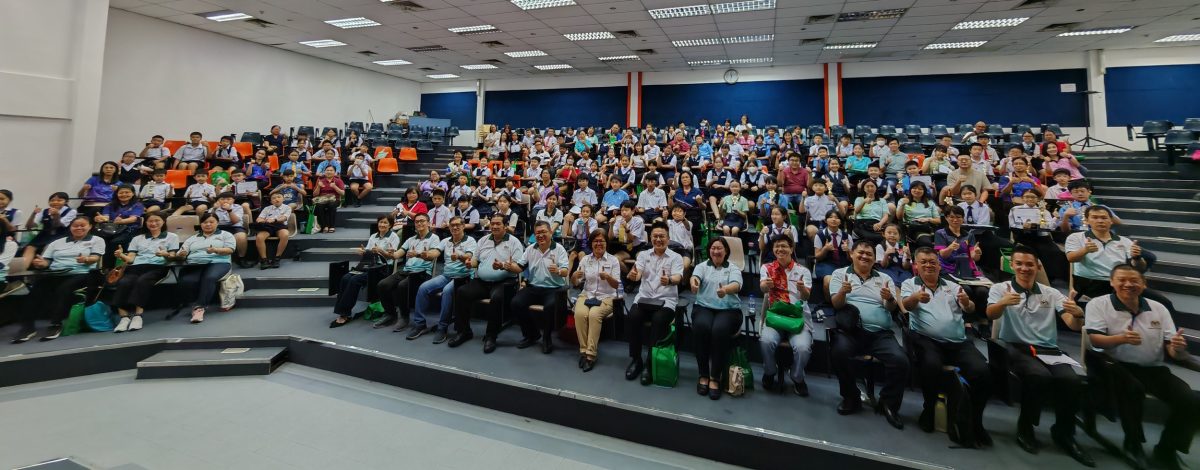 本报活动：峇夏翊涵及谢崧恩，获时事问答赛AB区冠军