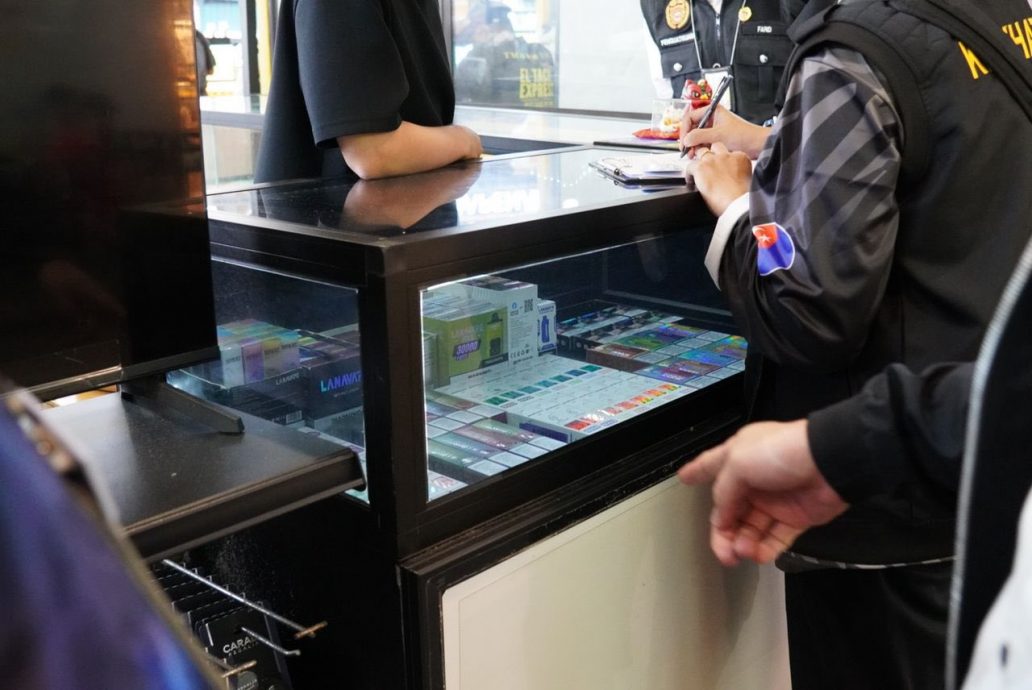 (已签发)柔:柔卫生局联合市政厅取缔 充公1997件电子烟产品