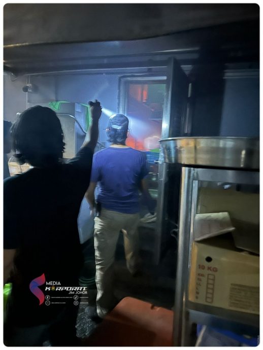 柔移民局突击6食肆 捕58人包括3本地男子