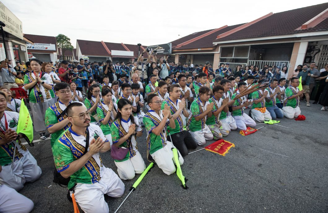 武吉英达花园城隍庙庆3周年 首办绕境巡游获40队参与
