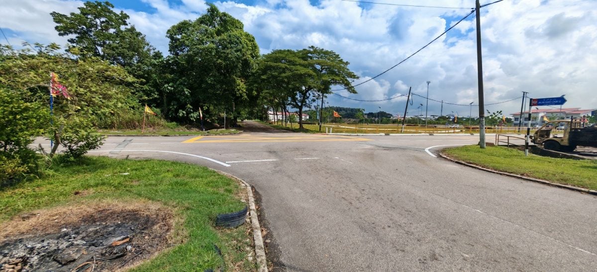 （已签发）柔：民生特工队：关闭多年路口重开即肇祸   新东方花园居民吁提升安全措施