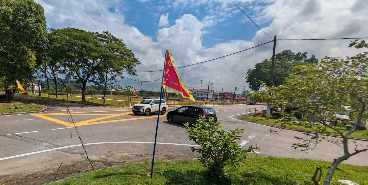 （已签发）柔：民生特工队：关闭多年路口重开即肇祸   新东方花园居民吁提升安全措施