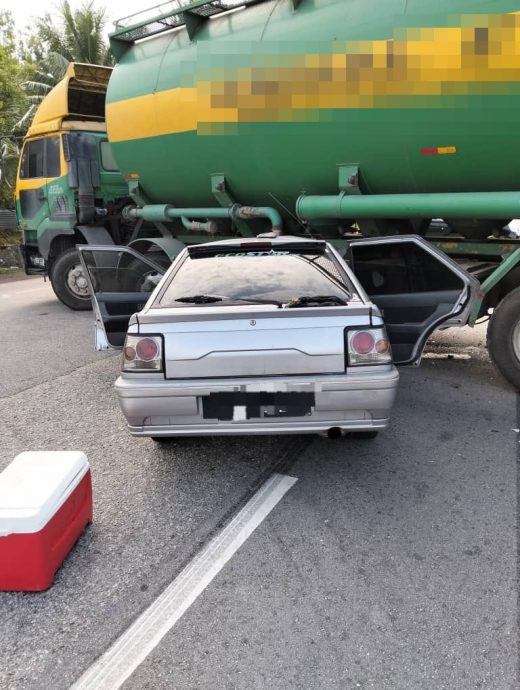 （已签发）柔：汽车撞饲料罗里   2乐龄男子毙命