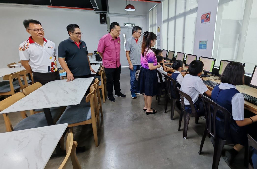 星洲“学生阅报计划”小学时事问答成绩出炉，新山国光一黄常乐与巴西古当智南廖进翔夺冠