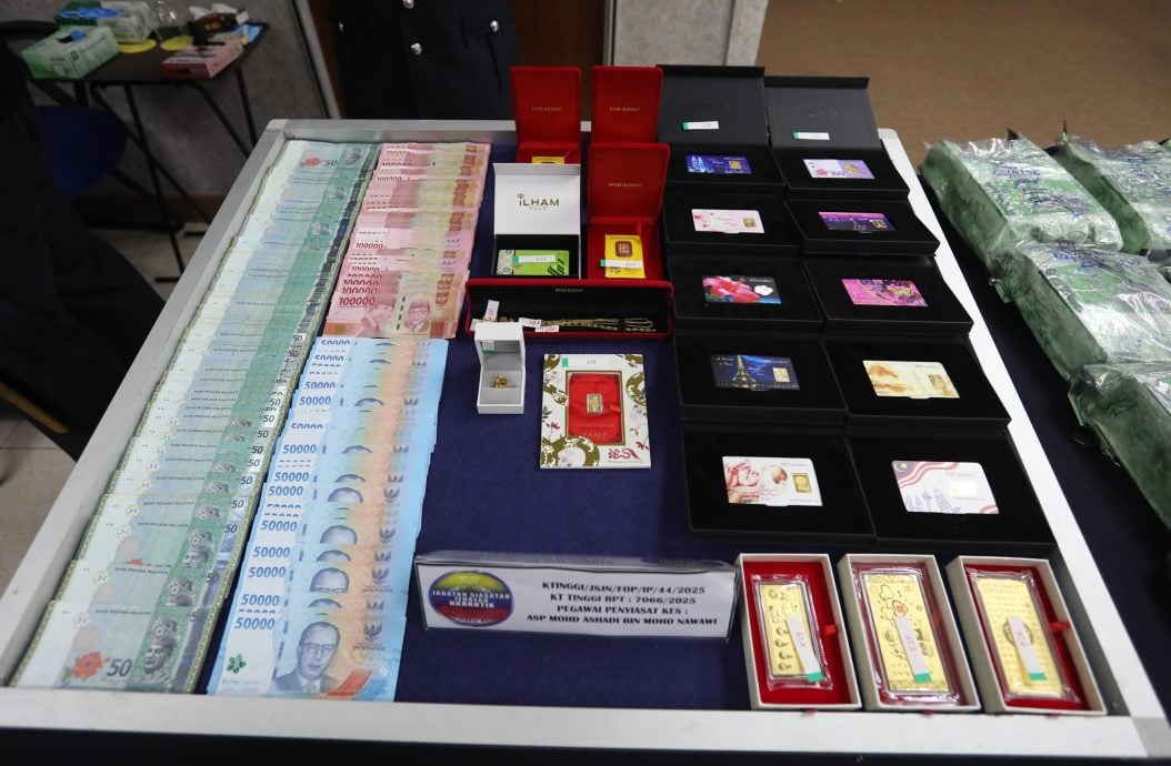 （已签发）柔：**版二**1男2女围篱住宅设中转货仓，运毒至印尼峇淡岛