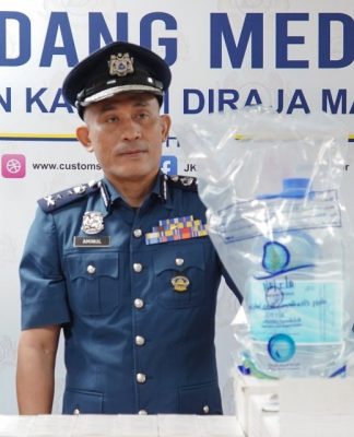 (已签发)柔:**版二**企图引进伊斯兰圣水及电子烟液 关税局视破起逾342万商品