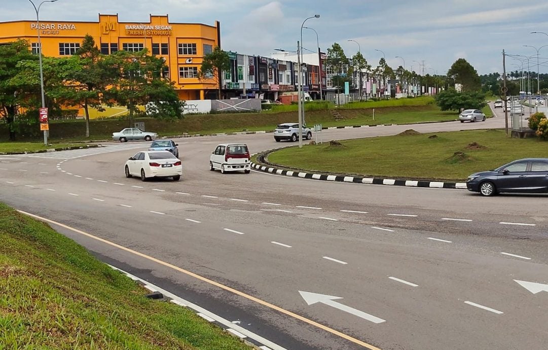 （已签发）柔：**版二头**古来最危险交通圈？   居民促提升警局前交通圈