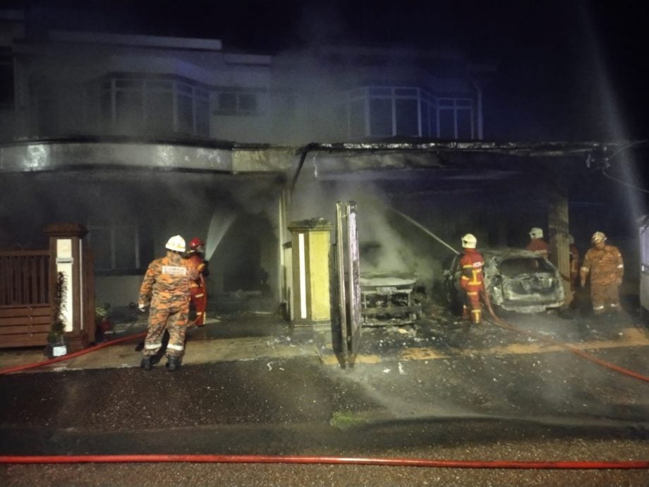不明人士半夜丢4汽油弹   2屋车房全毁2车烧剩骨架