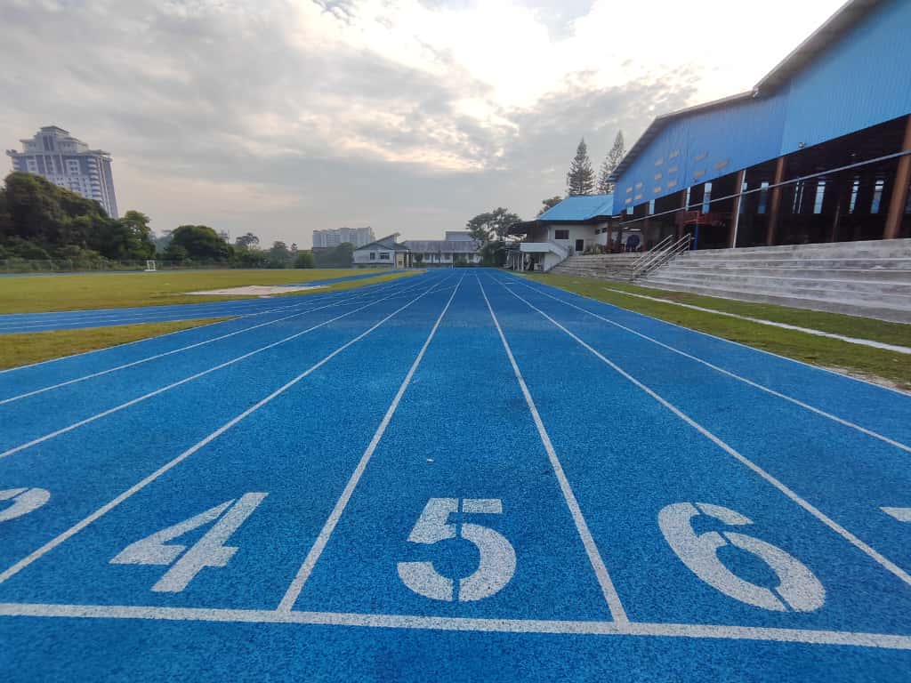 宽四迎来全新塑胶田径跑道   提升学生体育表现