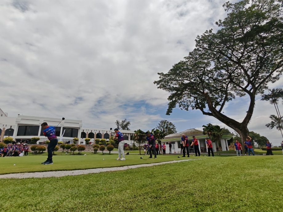 柔华总高尔夫球交流赛开打  110人切磋球技
