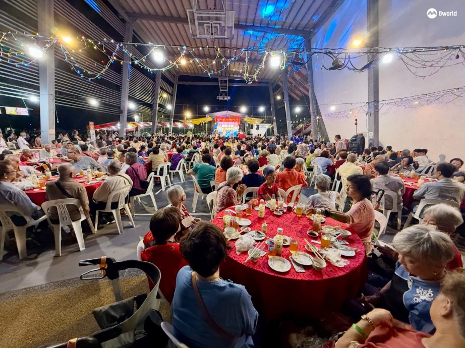 (已签发)柔:狮城二三事:庆中元活动百人中真字  月底加开歌台继续旺