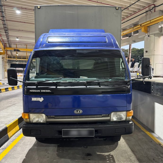 (已签发)柔:狮城二三事:漏税烟藏家具内 马男入境狮城被逮捕