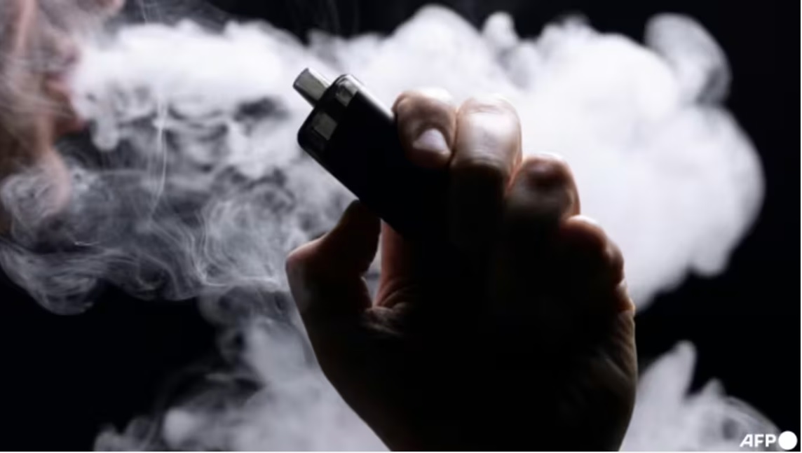 (已签发)柔:狮城二三事:狮城医疗人员若发现疑似滥用丧尸烟弹者 须七天内呈报