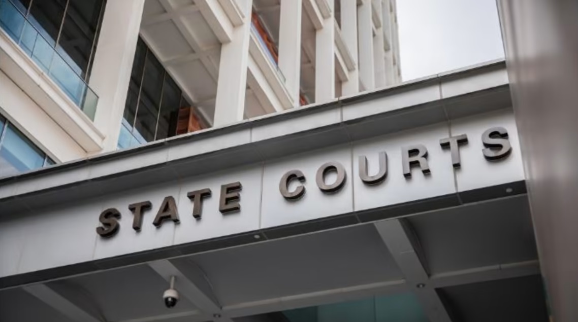  （已签发）柔：狮城二三事：美国籍男子在狮城持有含A级毒品电子烟 被控上庭