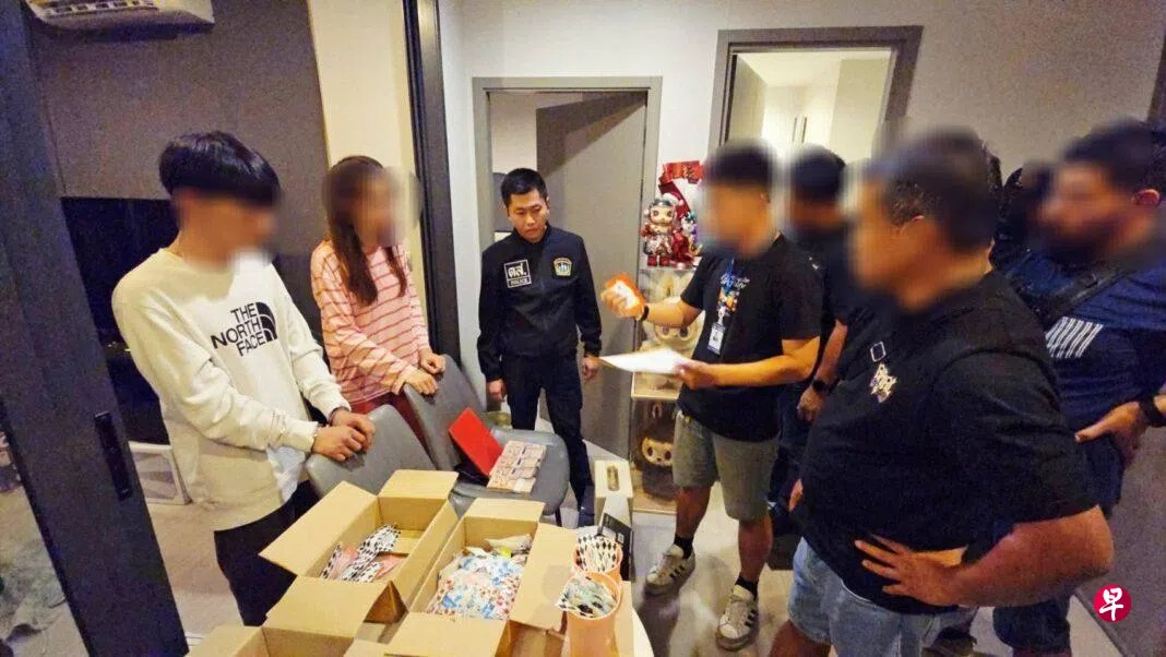 （已签发）柔：狮城二三事：被指在泰国贩卖“丧尸烟弹”  狮城男与3泰女被捕  