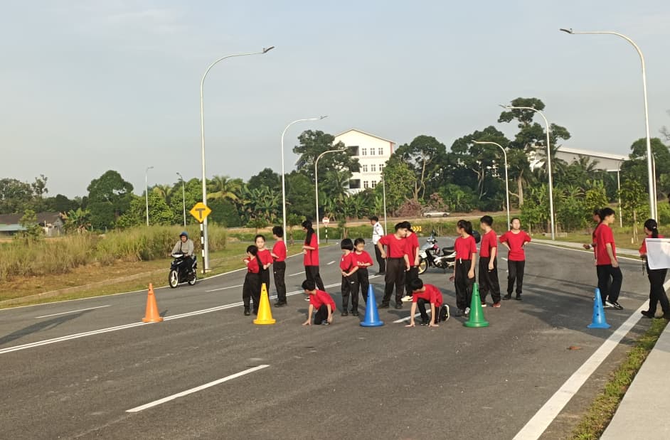 马路当运动场   勤德小学盼早日拥有操场