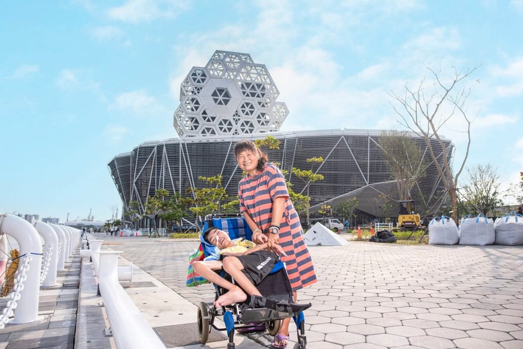 （已签发）脑麻儿小比离世 超跑妈妈：他去当天使了