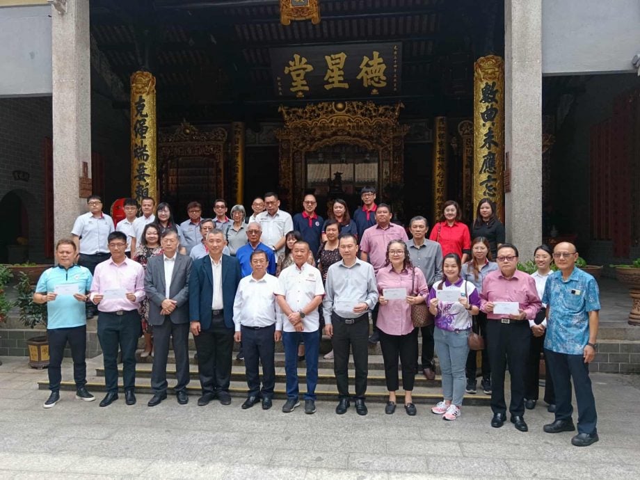 （早报头）大都会-陈国伟拨款给学校