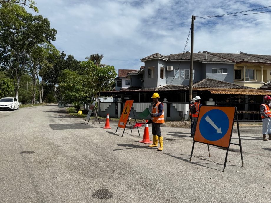 （早报头）大都会:万挠菁乡岭获1450万换水管/7图