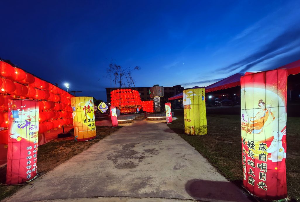 (星角摄)30/9刊*NS:罗白广场点亮1500红灯笼喜迎中秋节