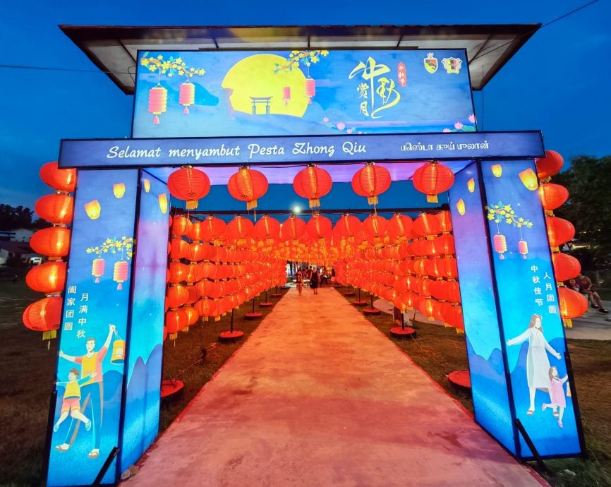 (星角摄)30/9刊*NS:罗白广场点亮1500红灯笼喜迎中秋节