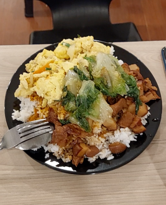 (请设3/9 6pm上网)视频/老板佛心食客开心 杂菜饭“这样吃”立享半价!