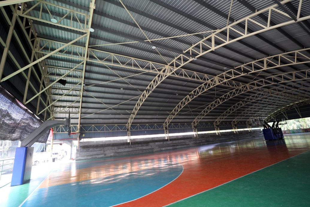 （预编8日见报）大都会/《校园我董》：巴生滨华一校董事长拿督颜金松