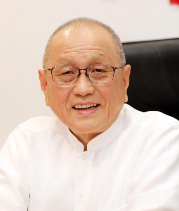 （预编8日见报）大都会/《校园我董》：巴生滨华一校董事长拿督颜金松