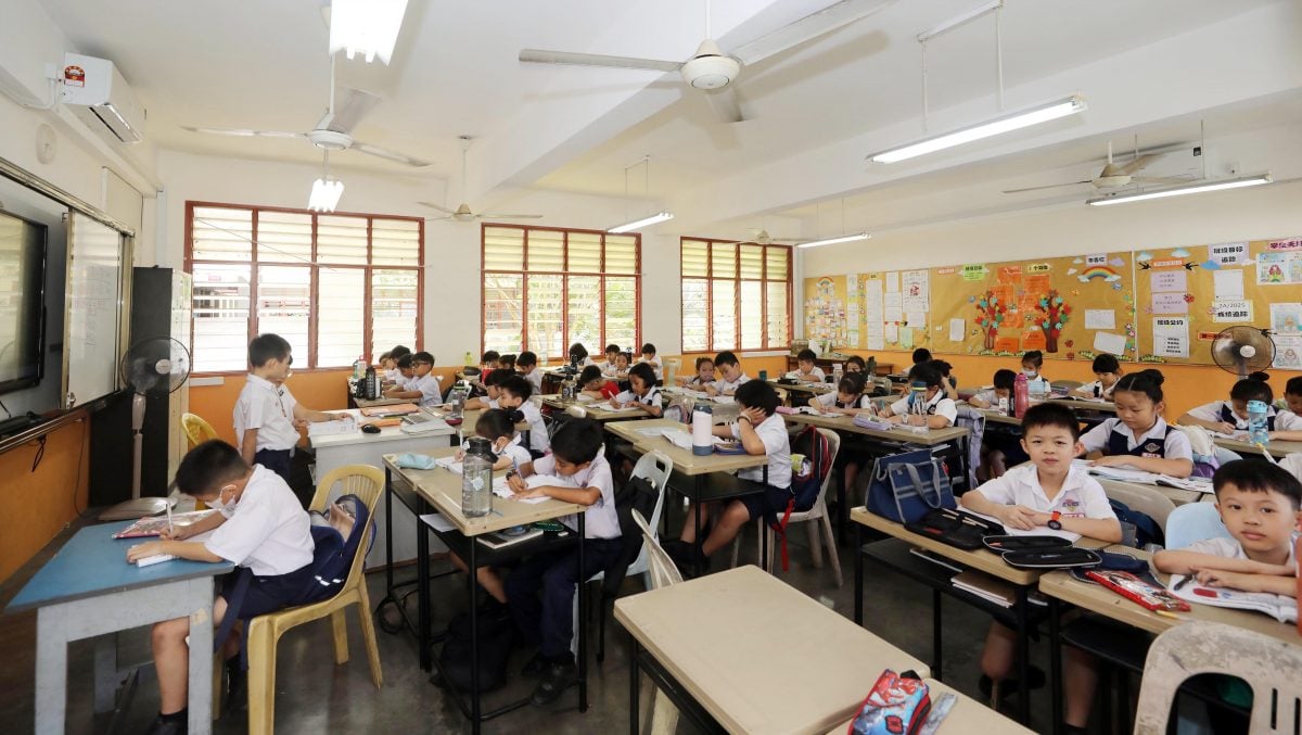 （预编8日见报）大都会/《校园我董》：巴生滨华一校董事长拿督颜金松