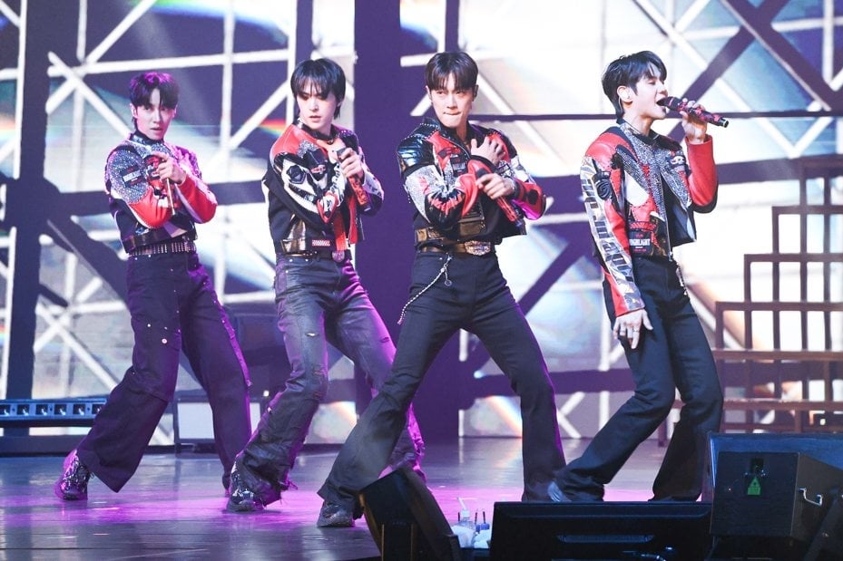 HIGHLIGHT赞粉丝合唱功力强 拉勾约定巡演必来马