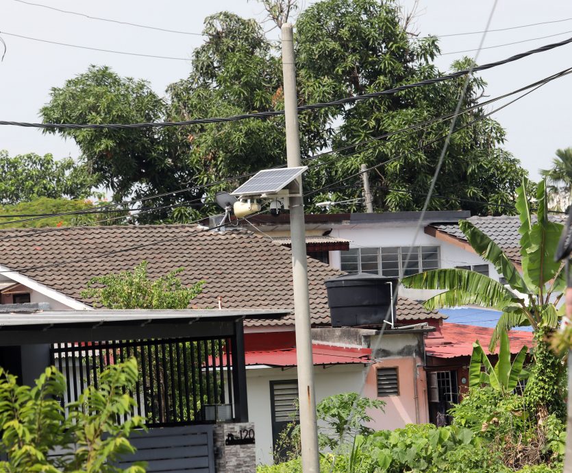 ME03主文-大都会/李锡稳巡视河边路小贩中心完工/7图