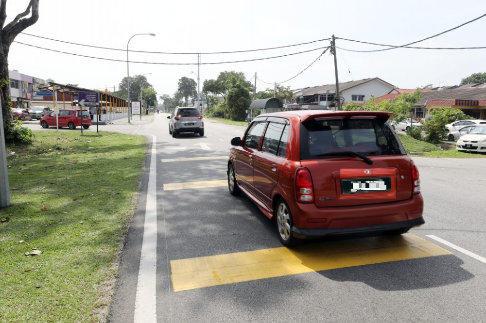 ME03主文-大都会/李锡稳巡视河边路小贩中心完工/7图