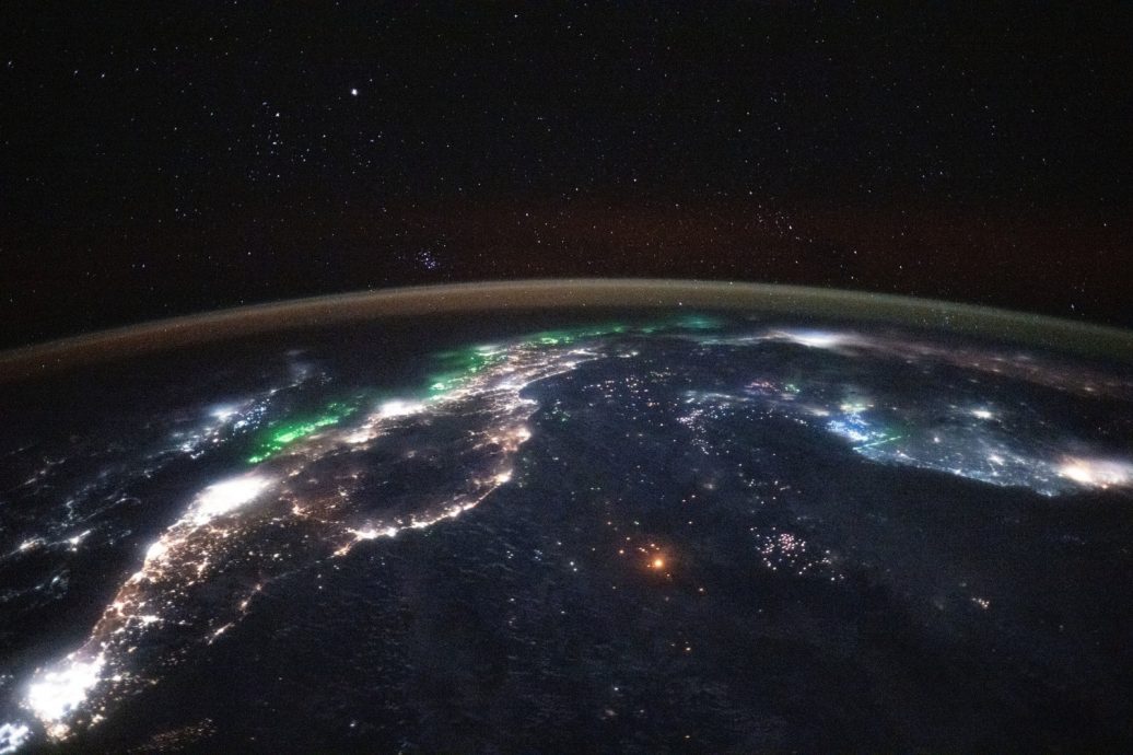 NASA分享高空俯瞰东南亚照片 马新夜景如宝石般闪耀!