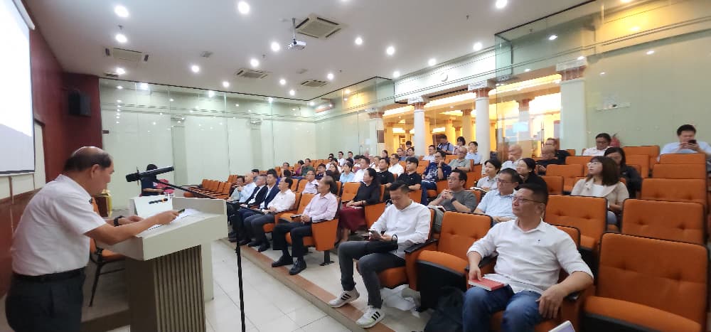 NS花城内外:期待董总主席陈友信的下一本新书