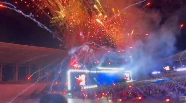 SEVENTEEN演唱会烟火事故 误射观众席2粉丝受伤