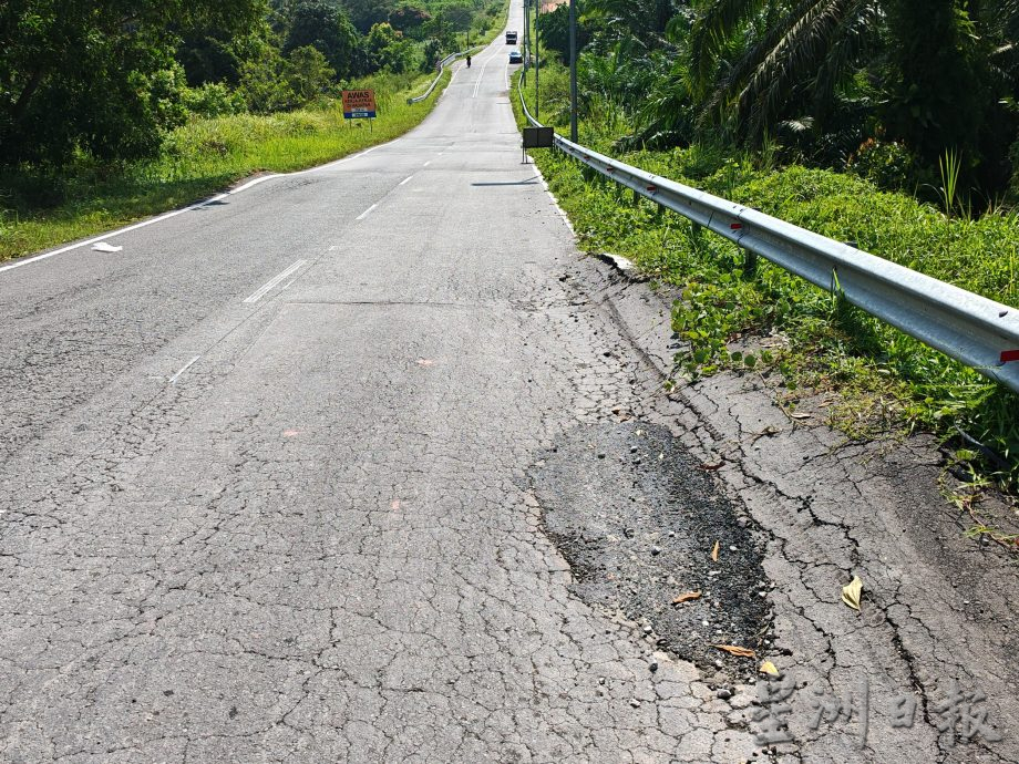 （已签发）柔：**封面**民生特工队：峇甘榜拉末新路   通车不到1年新路变烂路