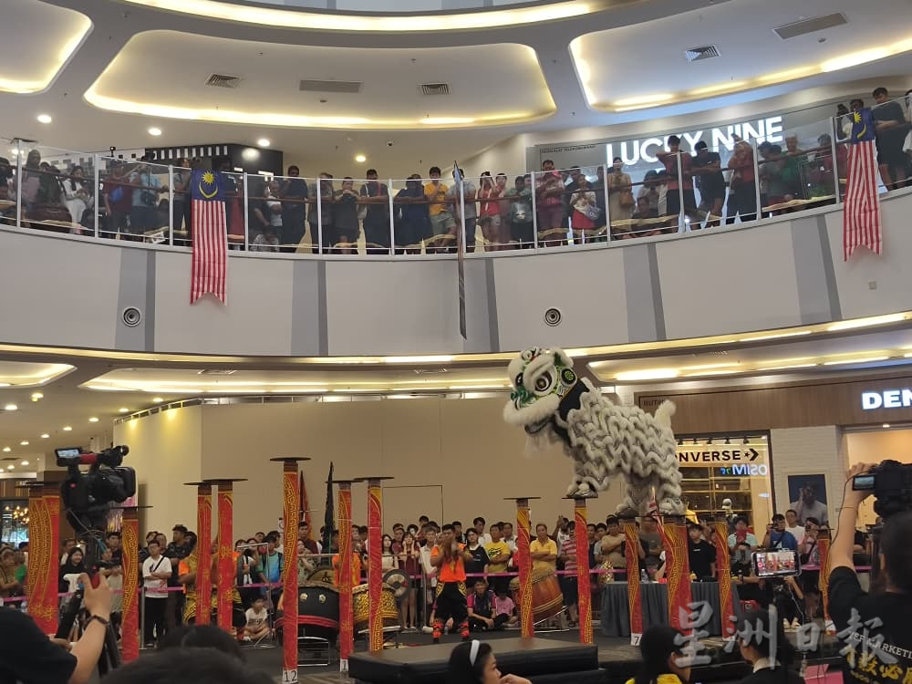 （已签发）柔：**版头**柔佛南仙龙狮体育会微分定胜负   夺马新高桩狮王争霸赛冠军