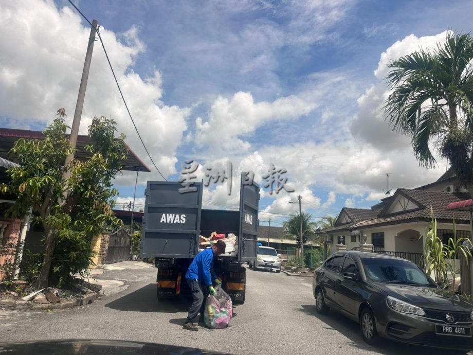 首站甲抛峇底及打昔汝莪 威省“门到门”收集回收品