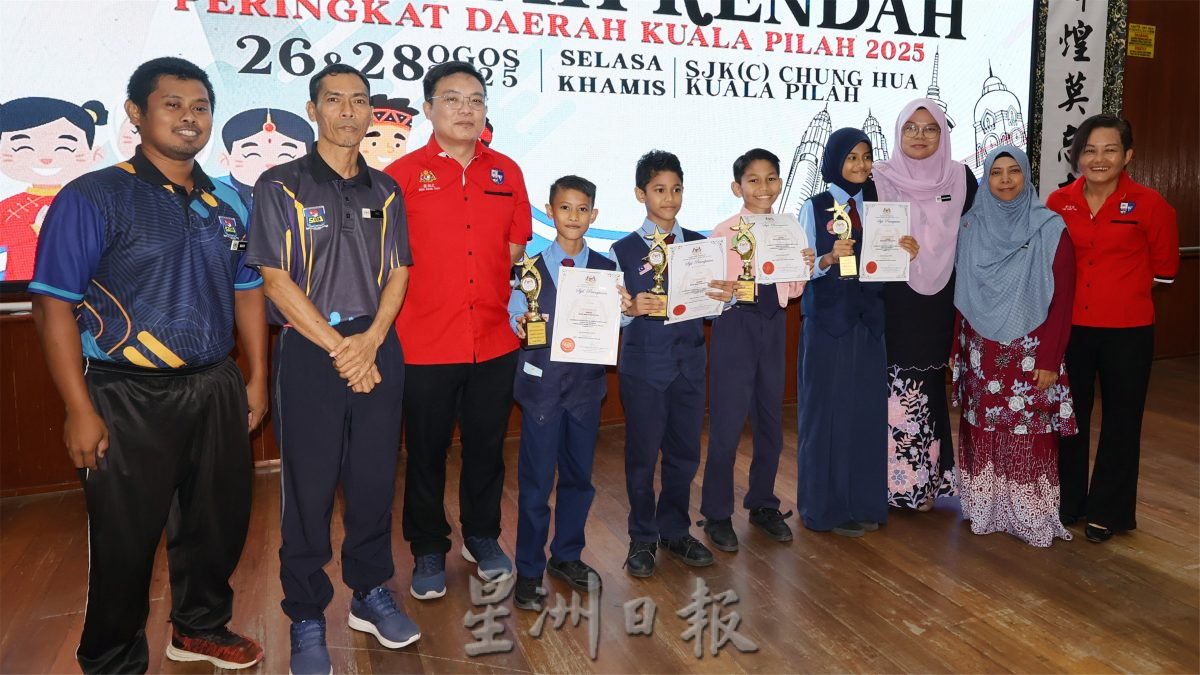 NS庇朥/ 瓜拉庇朥县英语嘉年华获46所小学共295名学生参与。