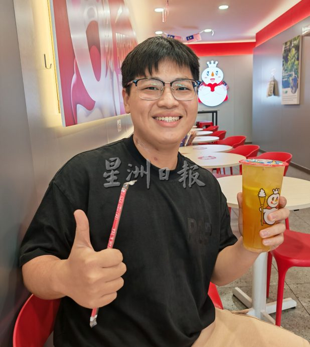 连锁品牌茶饮店进驻乡镇受欢迎