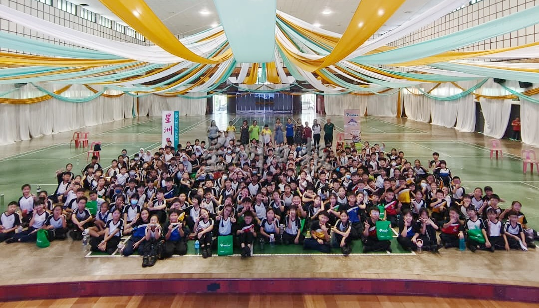 东：（已签发）阅报计划系列活动之“有奖填字游戏”走入校园活动来到中华（二）校