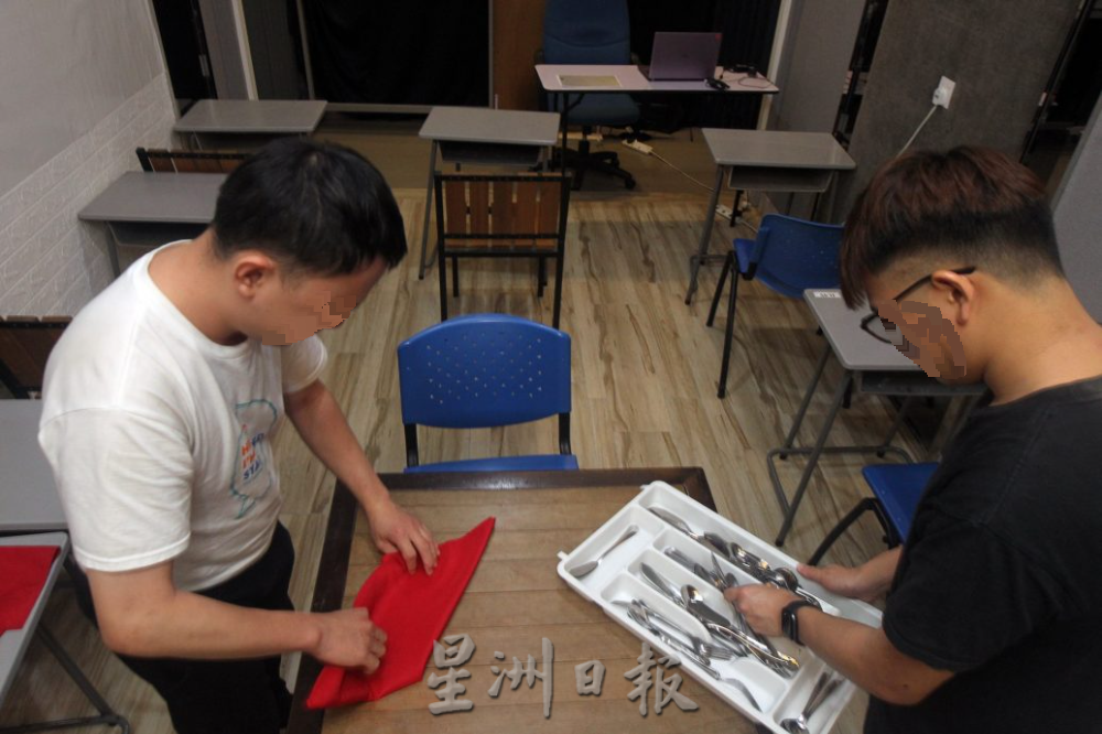 4日见报//星洲人VIP特稿 | 张丽婷投身特教助发挥所长 护航特殊群点亮未来梦