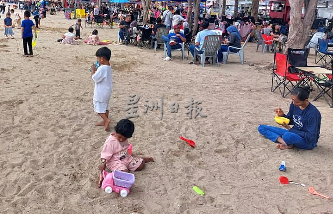 (古城版)吉里望海滩夏日风情