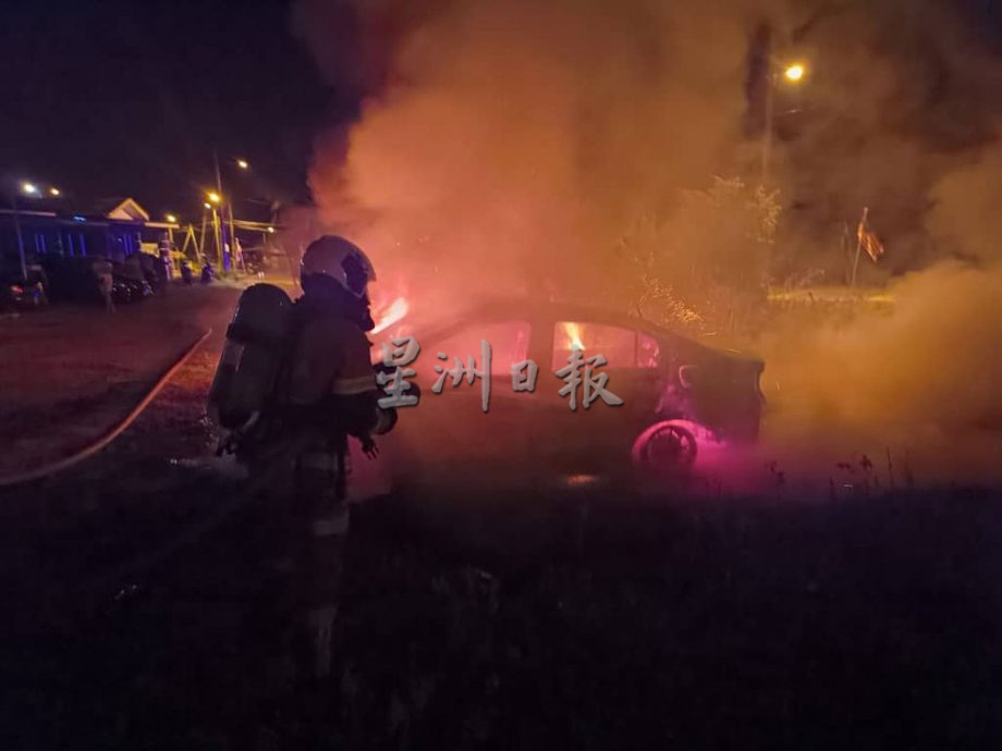 3车突火烧，无人伤亡