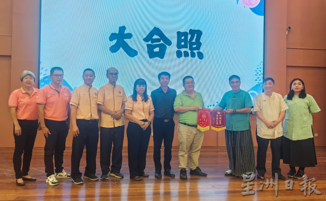 深斋中学迎台哈旗鼓文化艺术团 共谱文化交流乐章