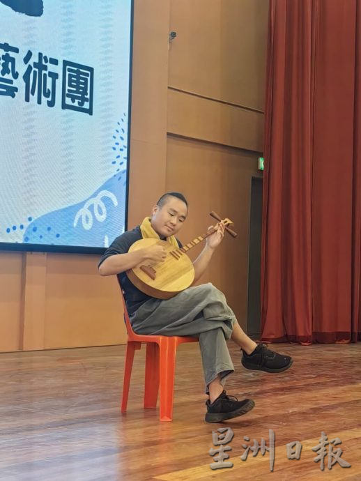 深斋中学迎台哈旗鼓文化艺术团 共谱文化交流乐章