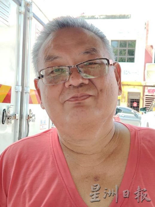 第一花园非法小贩 拟迁小食中心停车场
