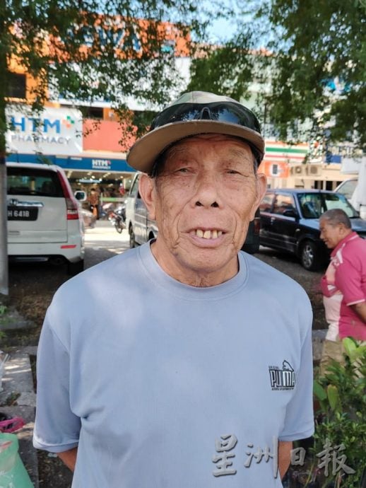 第一花园非法小贩 拟迁小食中心停车场