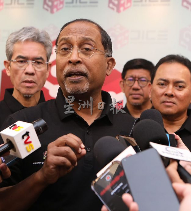 已签发 全国：赞比里：密切监控印尼局势 确保大马留学生安全