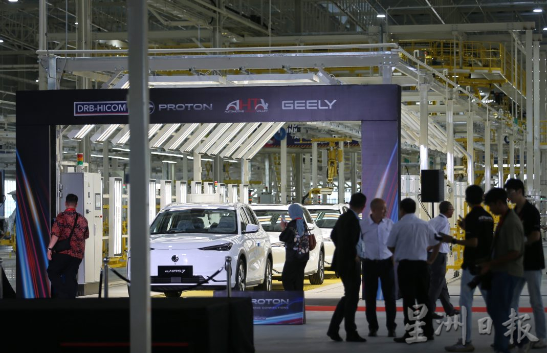 夜报封面/安华驳“税务减免惠富人”论  M40买得起宝腾电动车